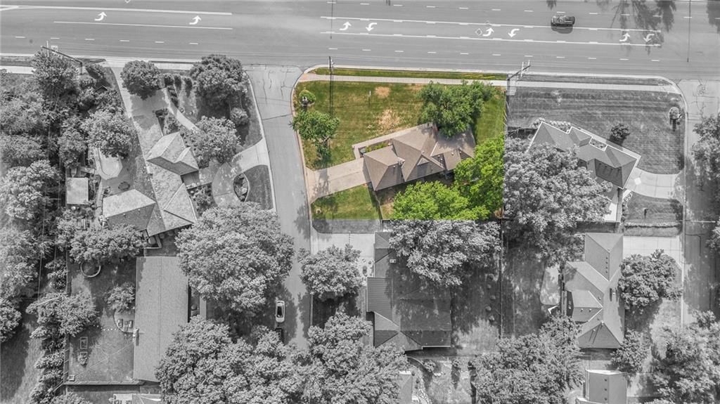 8415 Mission Road — photo 44