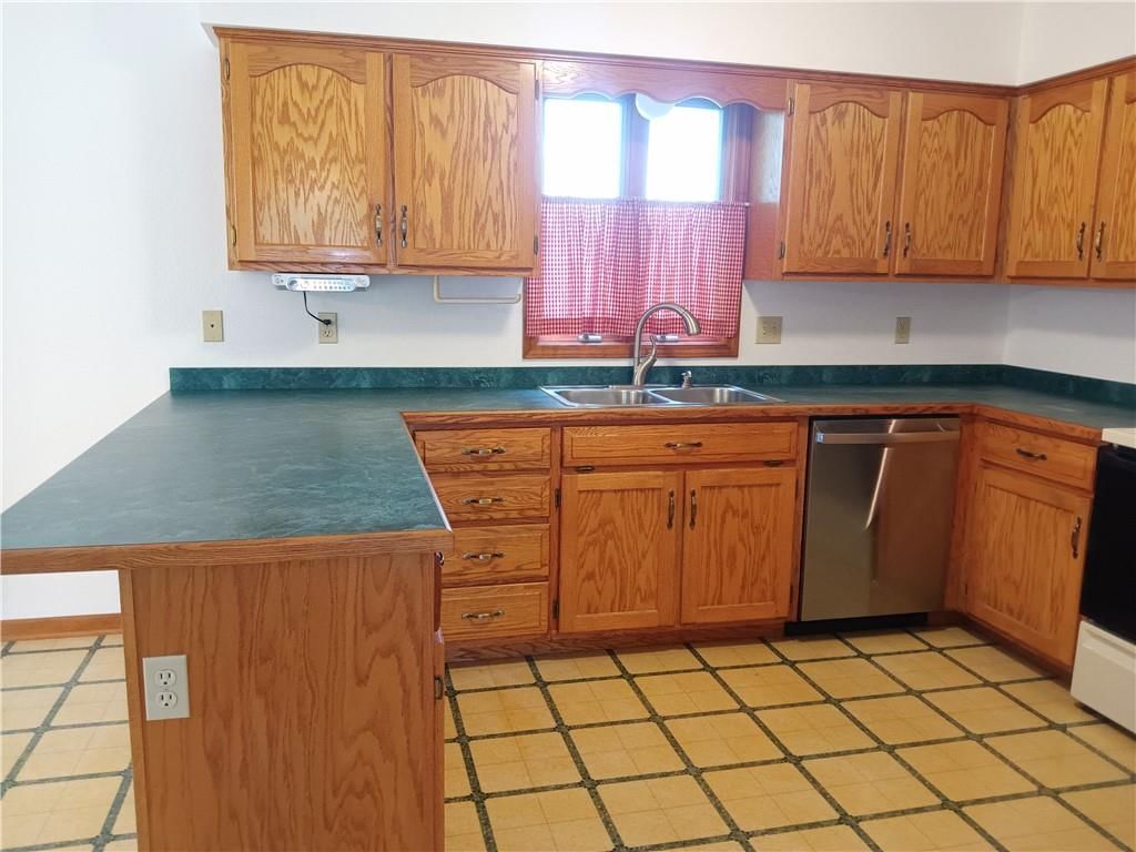 810 Marion Street — photo 13