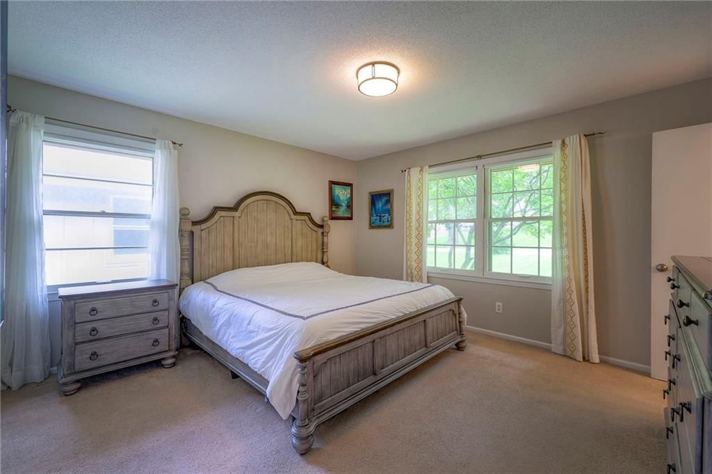 10850 Madison Avenue — photo 27
