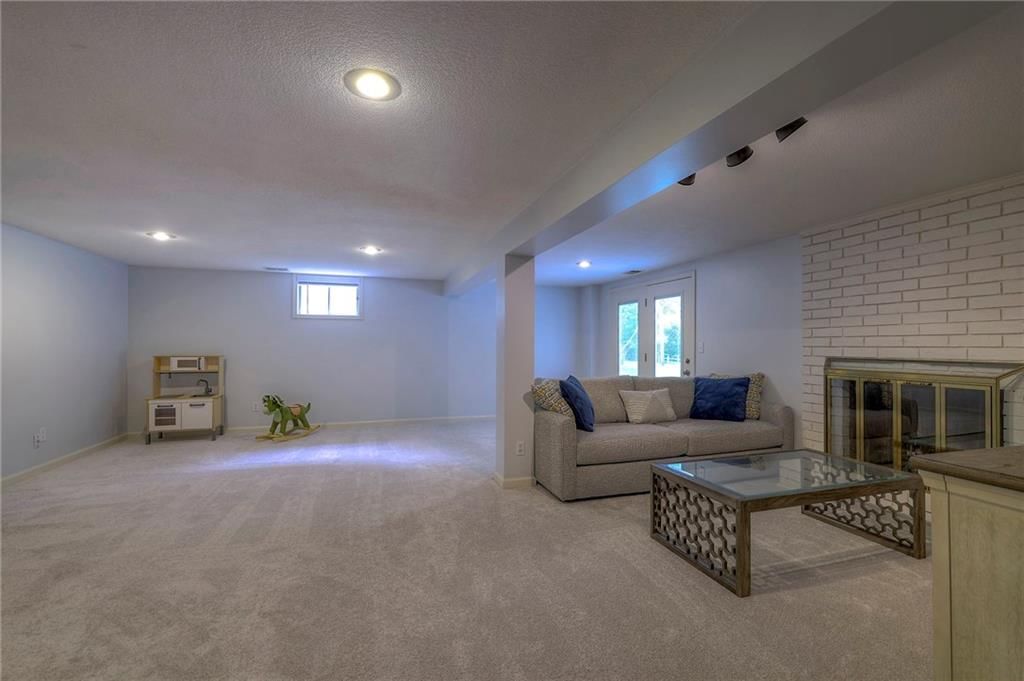 10850 Madison Avenue — photo 35