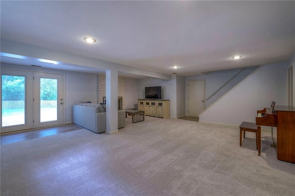 10850 Madison Avenue — photo 38