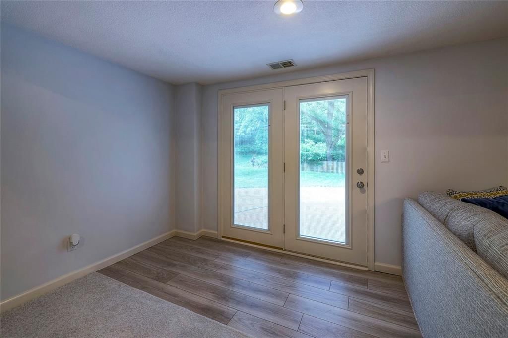 10850 Madison Avenue — photo 39
