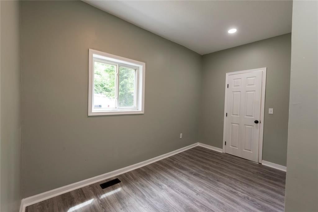 1027 Lafayette Avenue — photo 11