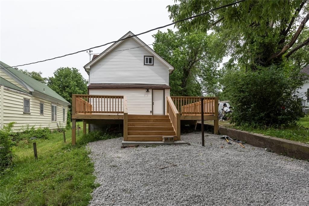 1027 Lafayette Avenue — photo 17