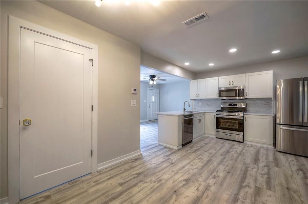 8016 Glenwood Street — photo 11
