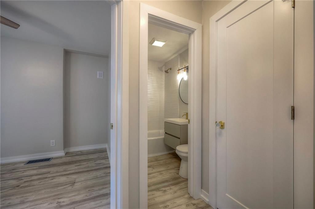 8016 Glenwood Street — photo 13