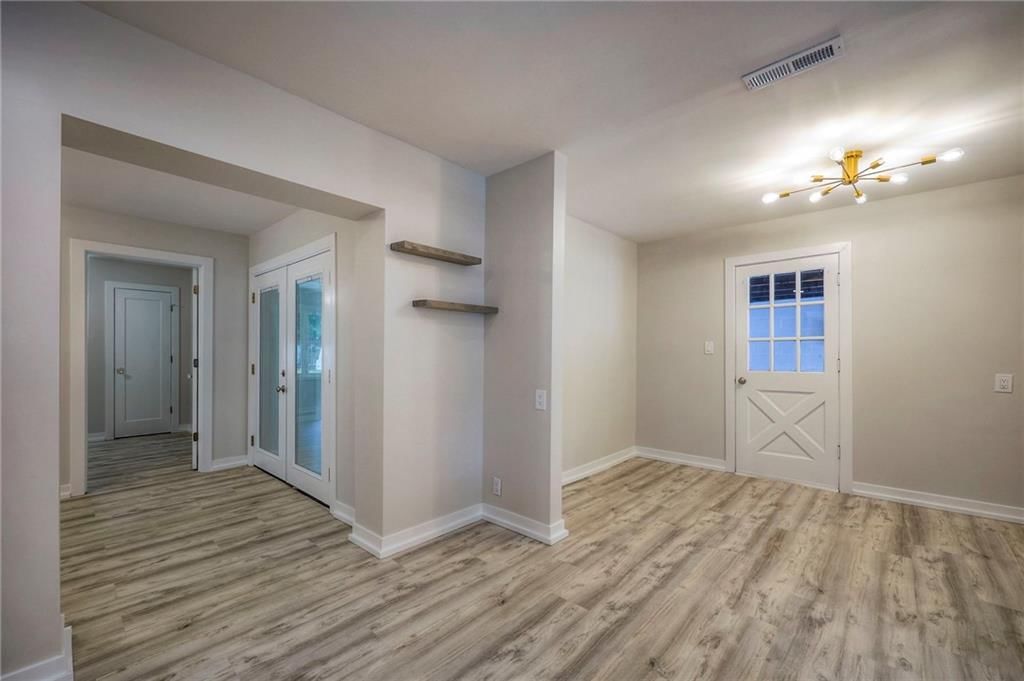 8016 Glenwood Street — photo 15