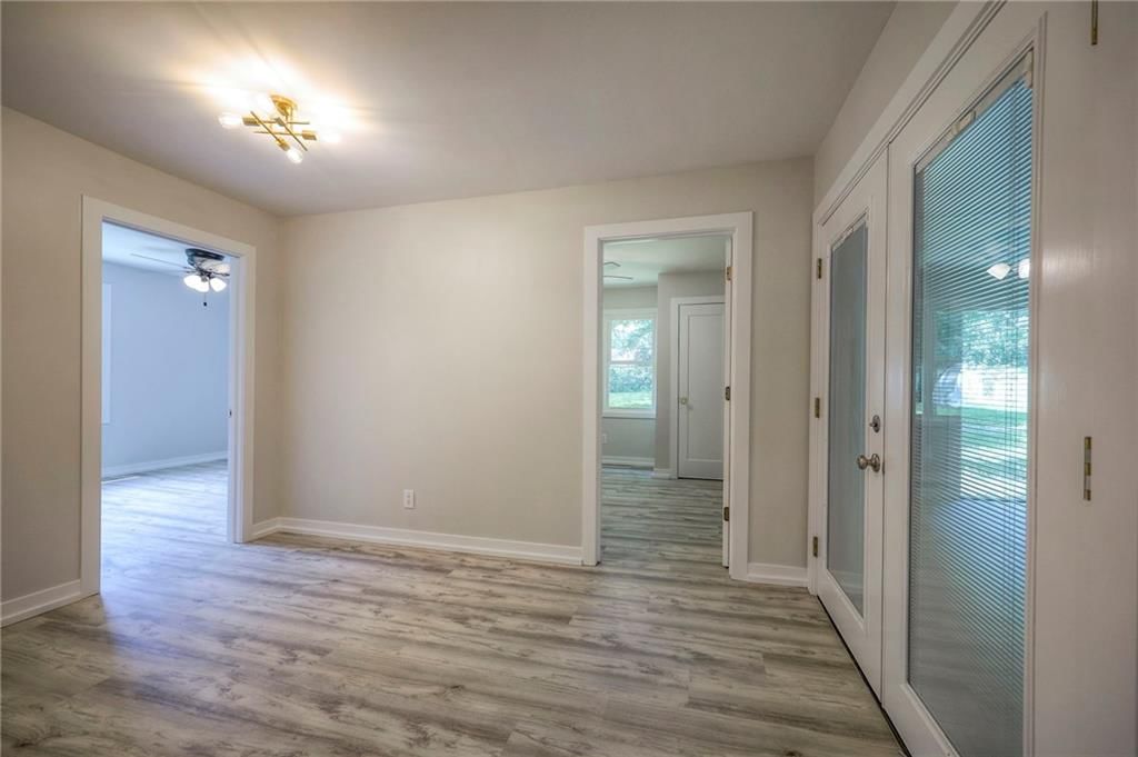 8016 Glenwood Street — photo 16