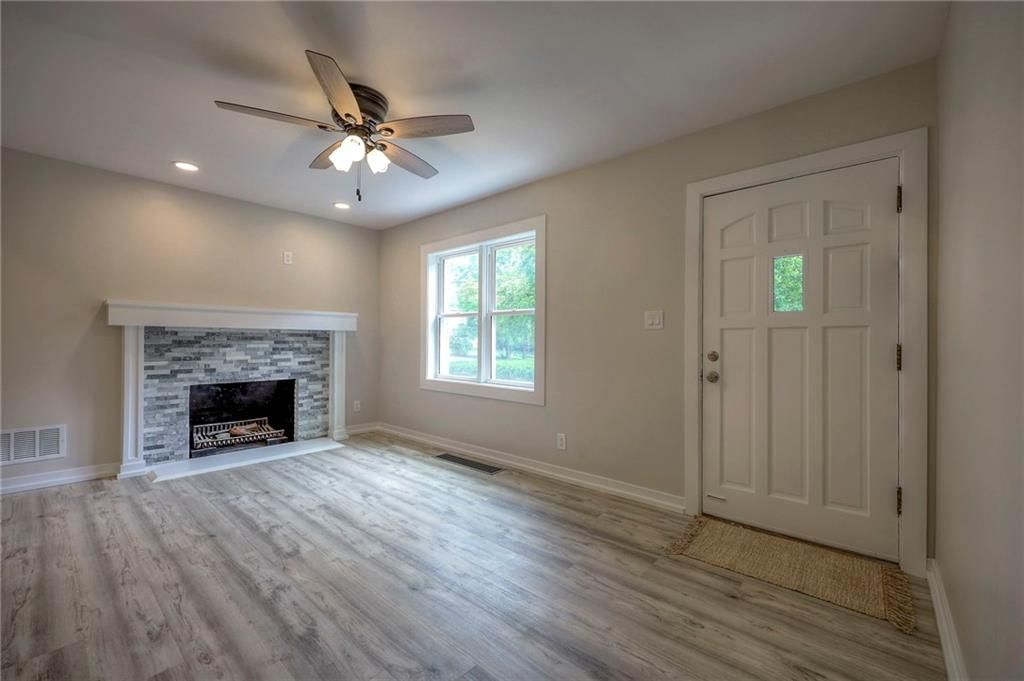 8016 Glenwood Street — photo 20