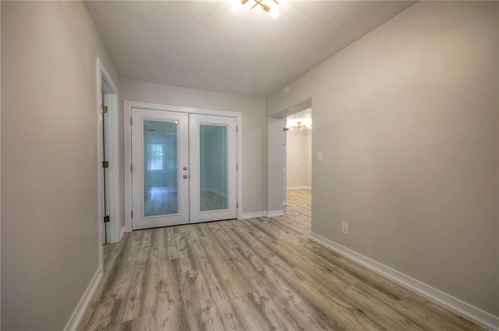 8016 Glenwood Street — photo 24