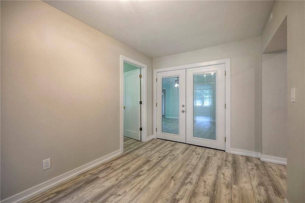 8016 Glenwood Street — photo 25