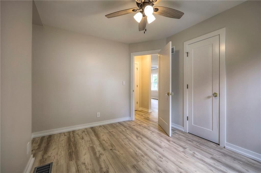 8016 Glenwood Street — photo 26