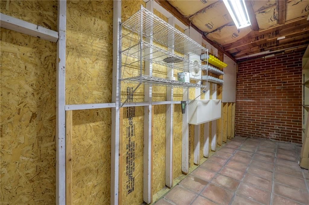 8016 Glenwood Street — photo 35