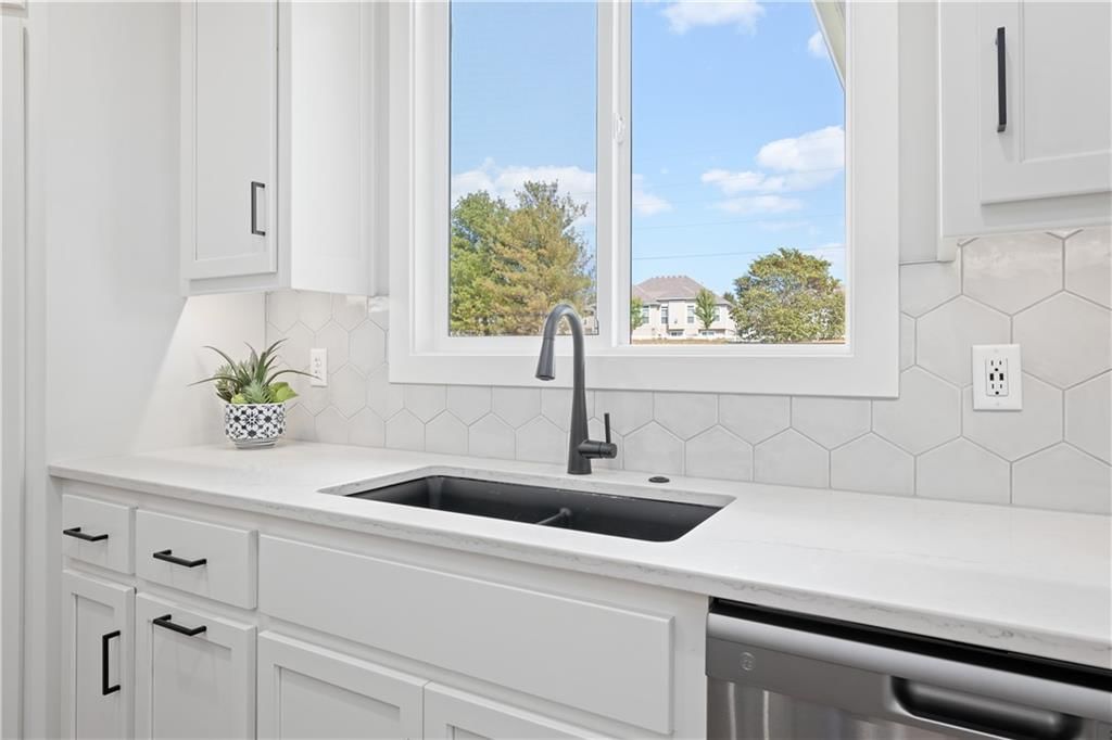 4620 SW Robinson Drive — photo 5