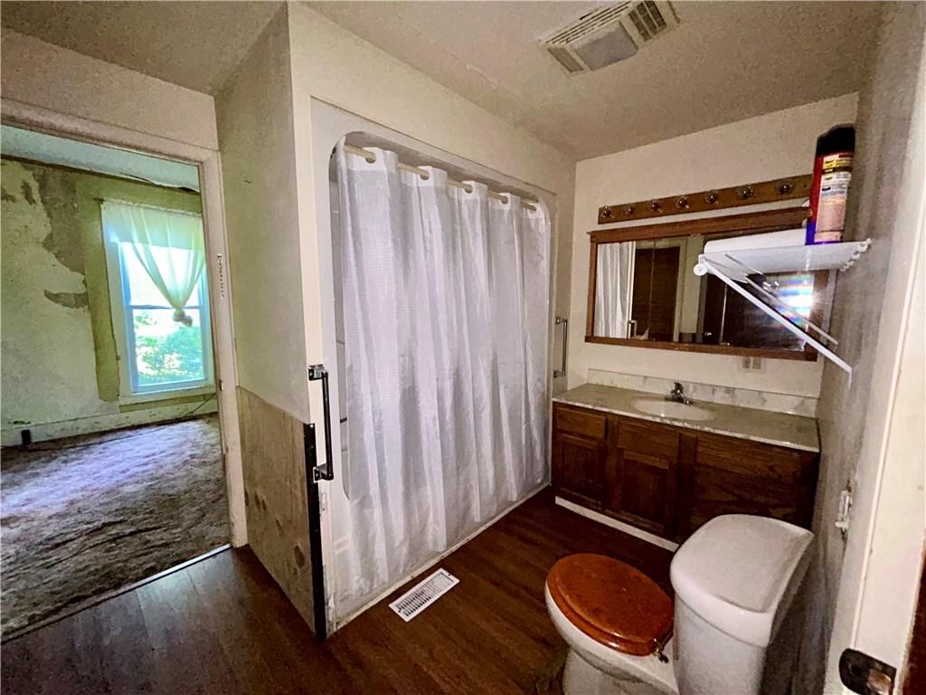 205 E 9th Street — photo 11