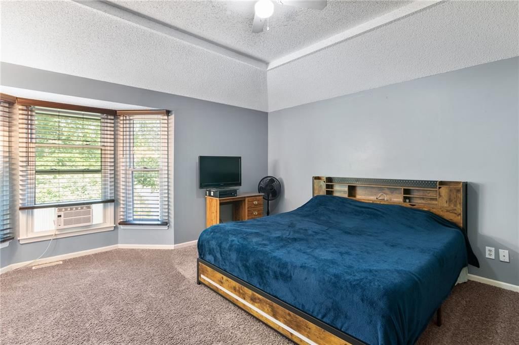 11713 Corrington Avenue — photo 21
