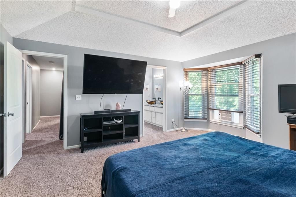 11713 Corrington Avenue — photo 22