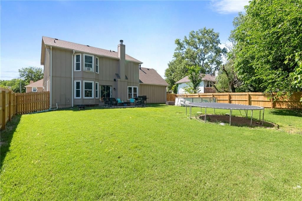 11713 Corrington Avenue — photo 28