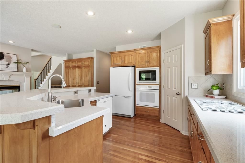 9043 N Manning Avenue — photo 11