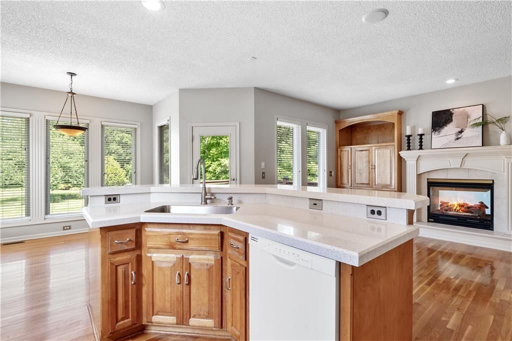 9043 N Manning Avenue — photo 13