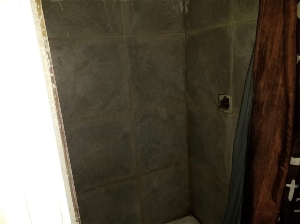2434 Hardesty Avenue — photo 21