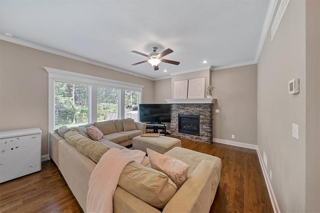 8630 Melrose Street — photo 7