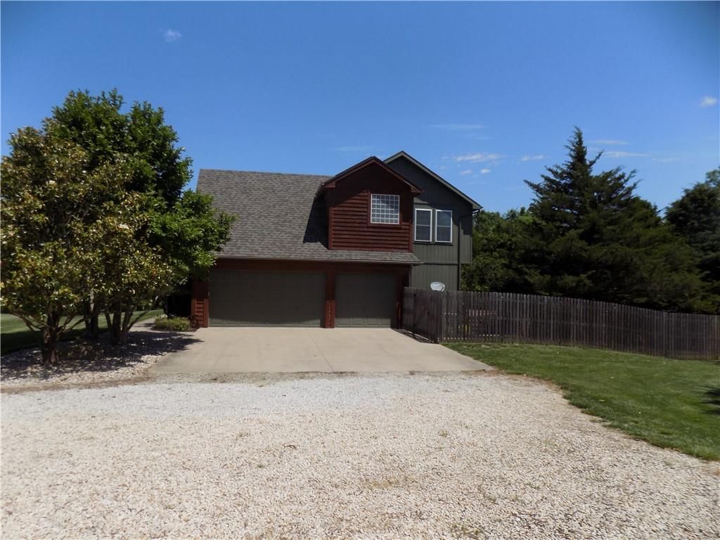 908 E 1900 Road — photo 3