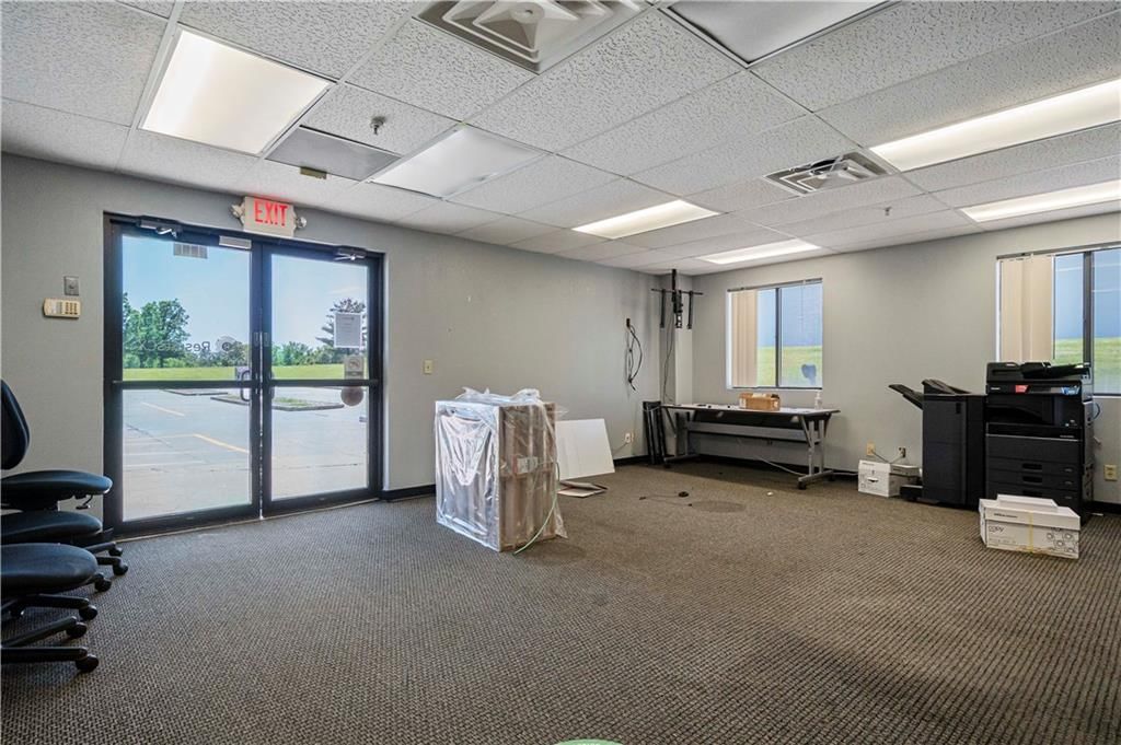 5804 Corporate Drive — photo 15