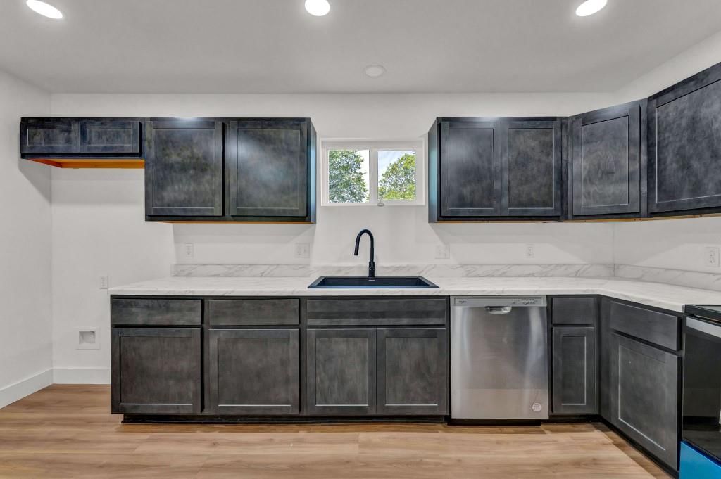 502 S 14th Street — photo 10