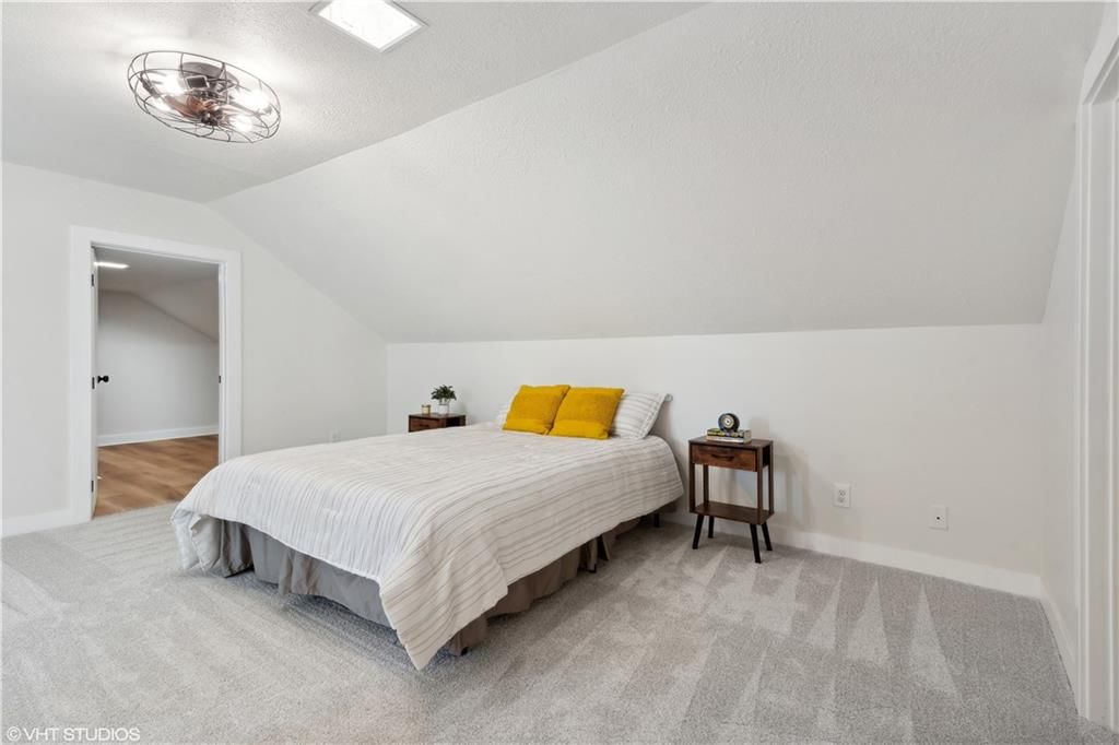 702 E Market Street — photo 13