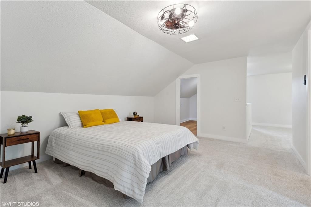 702 E Market Street — photo 14