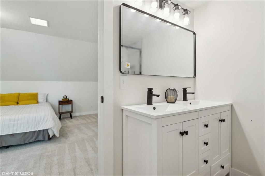 702 E Market Street — photo 16