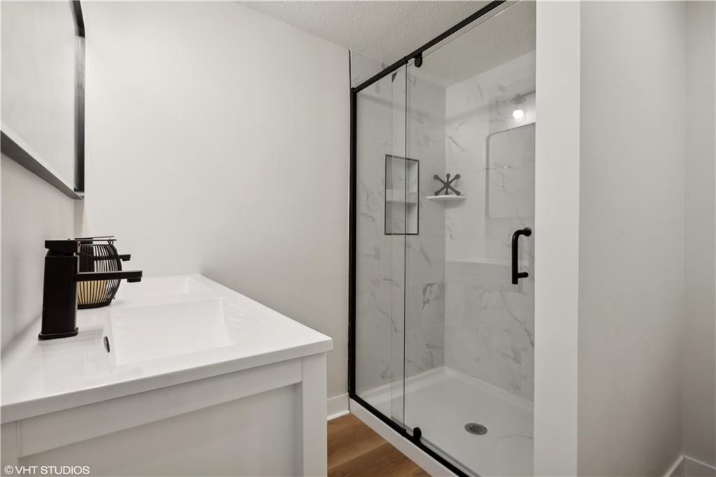 702 E Market Street — photo 17