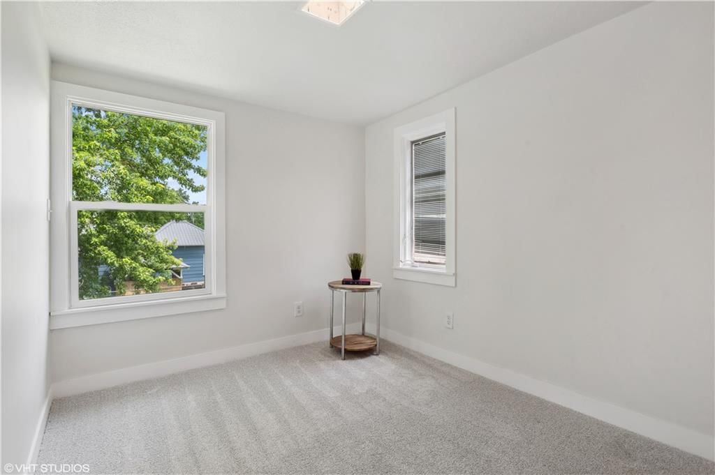 702 E Market Street — photo 18