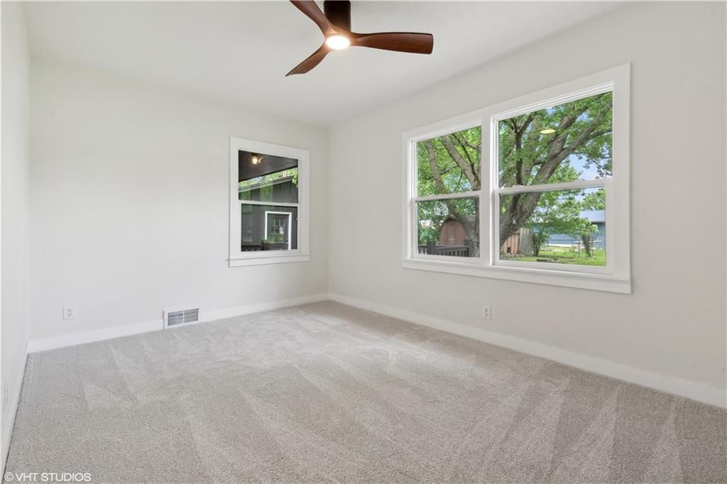 702 E Market Street — photo 21