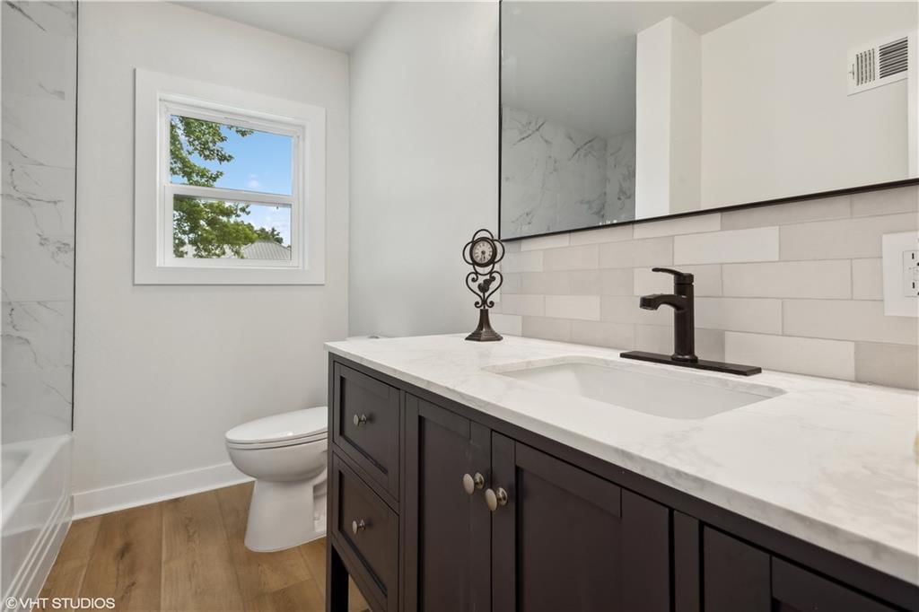 702 E Market Street — photo 23