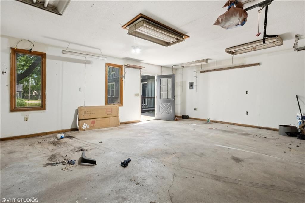 702 E Market Street — photo 33