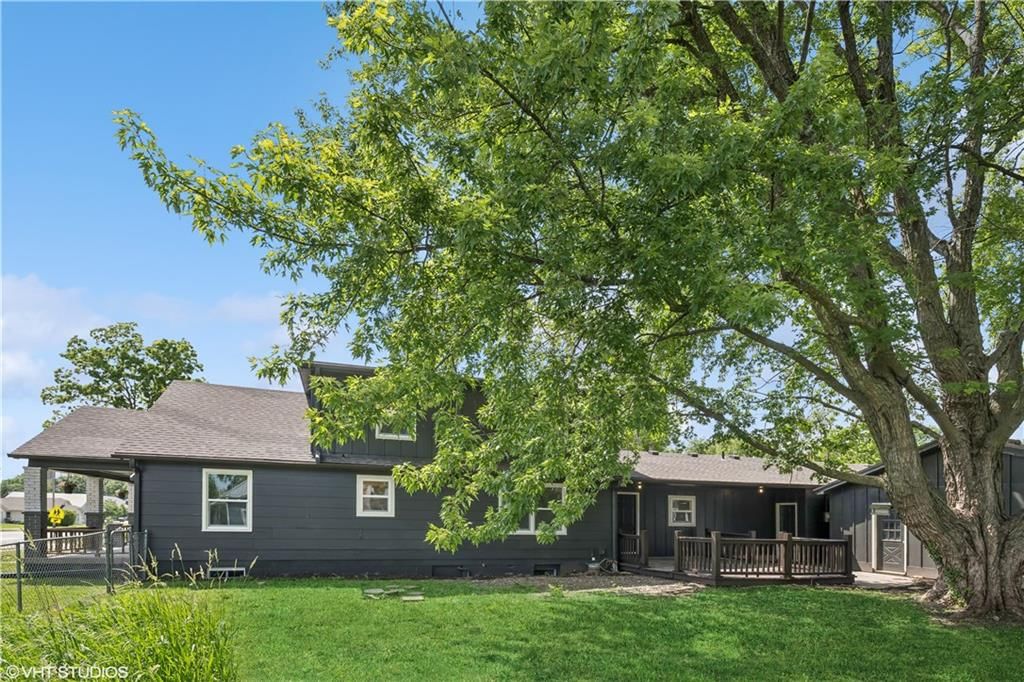 702 E Market Street — photo 36