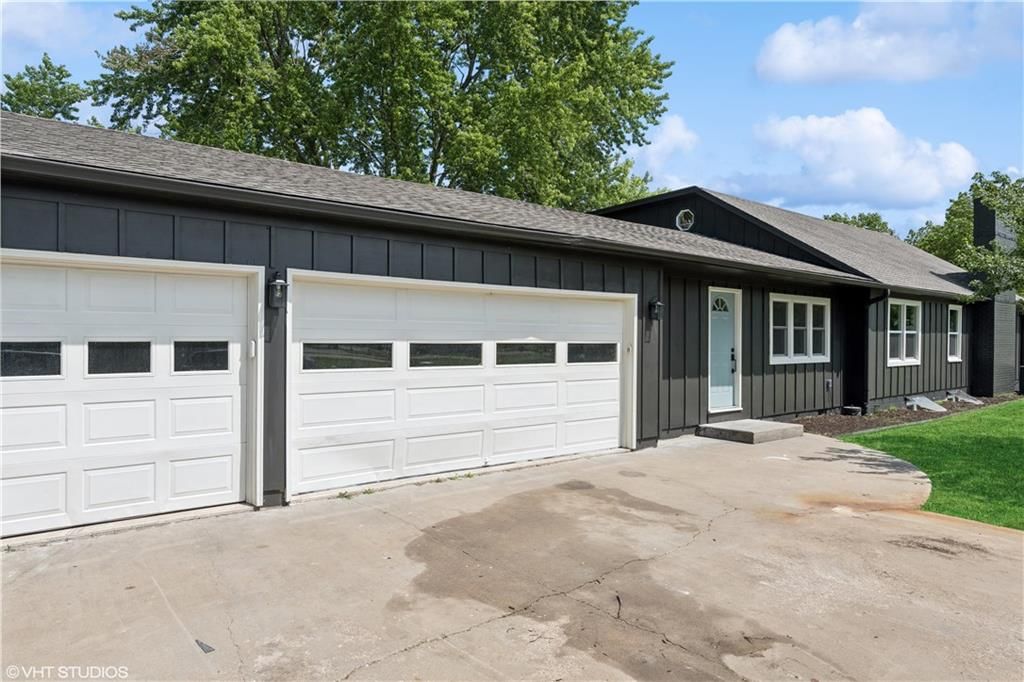 702 E Market Street — photo 38