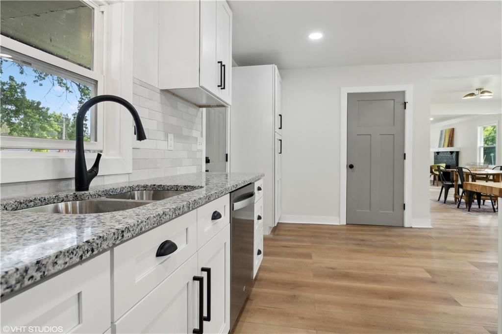 702 E Market Street — photo 7