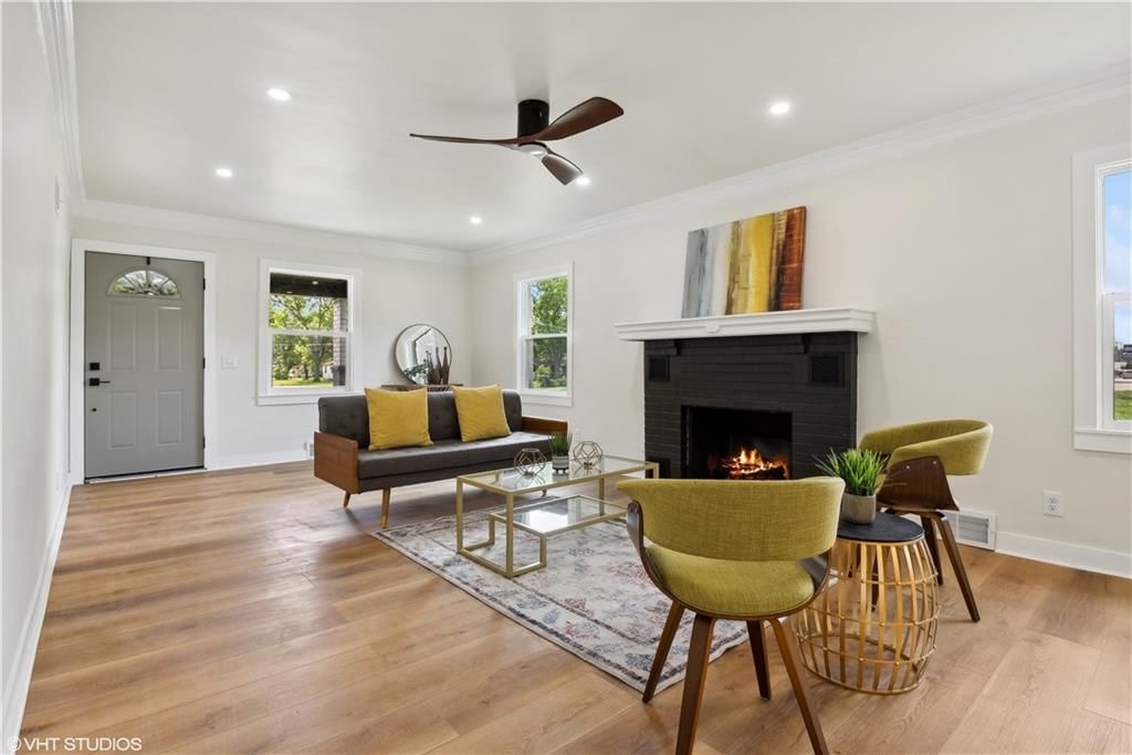 702 E Market Street — photo 10