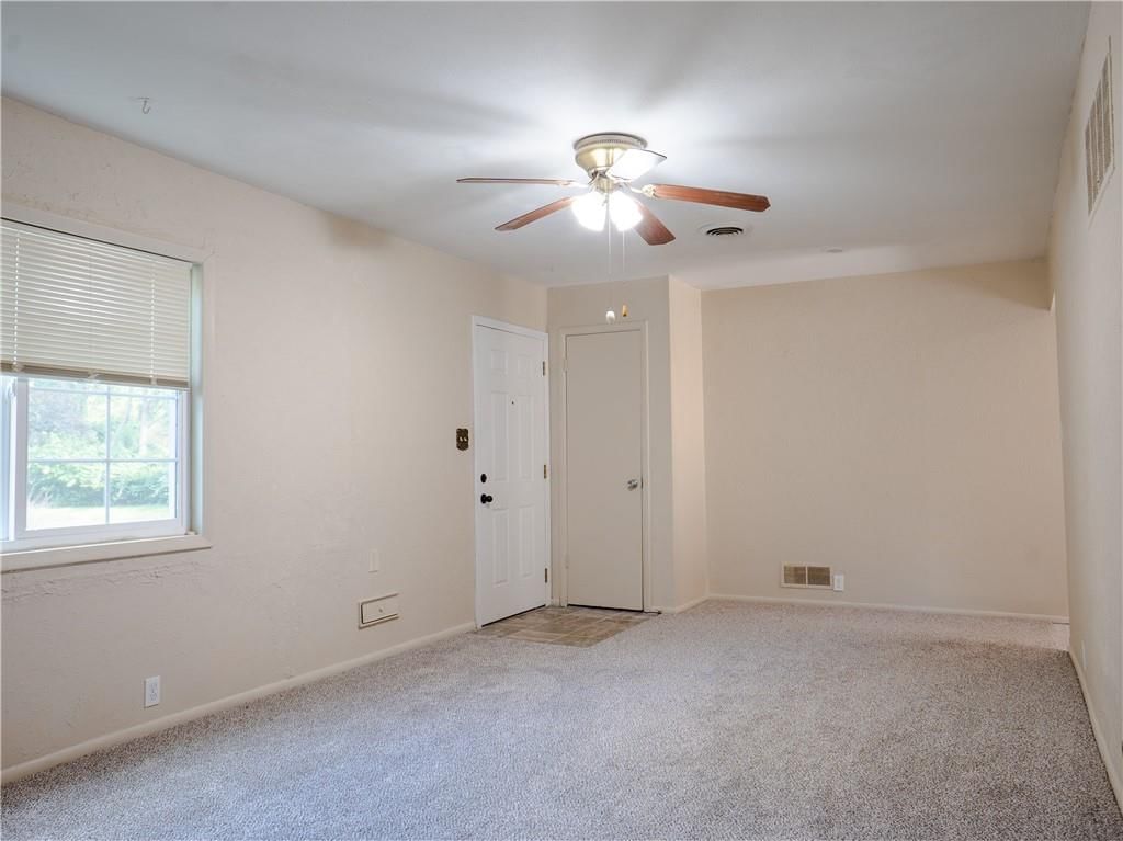 10814 Newton Avenue — photo 11