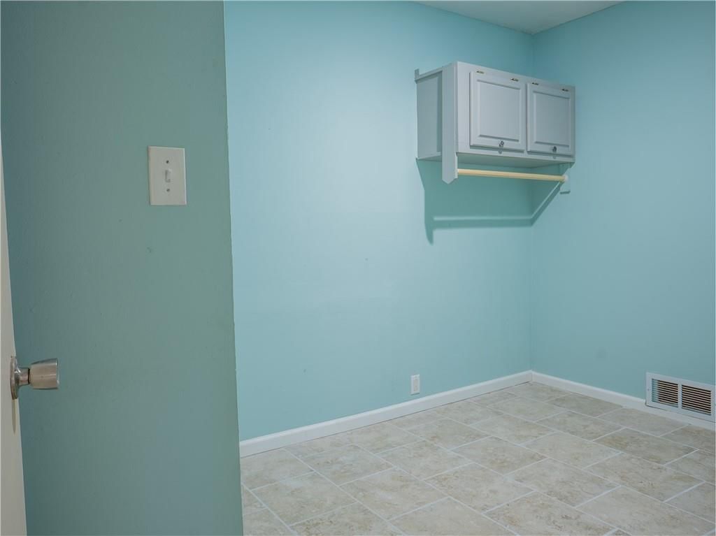 10814 Newton Avenue — photo 23