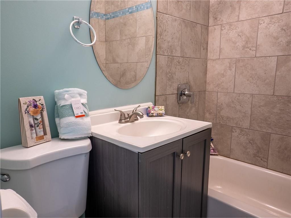 10814 Newton Avenue — photo 25