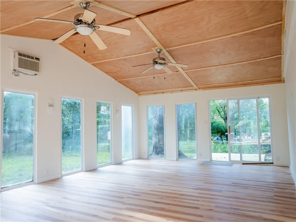 10814 Newton Avenue — photo 36