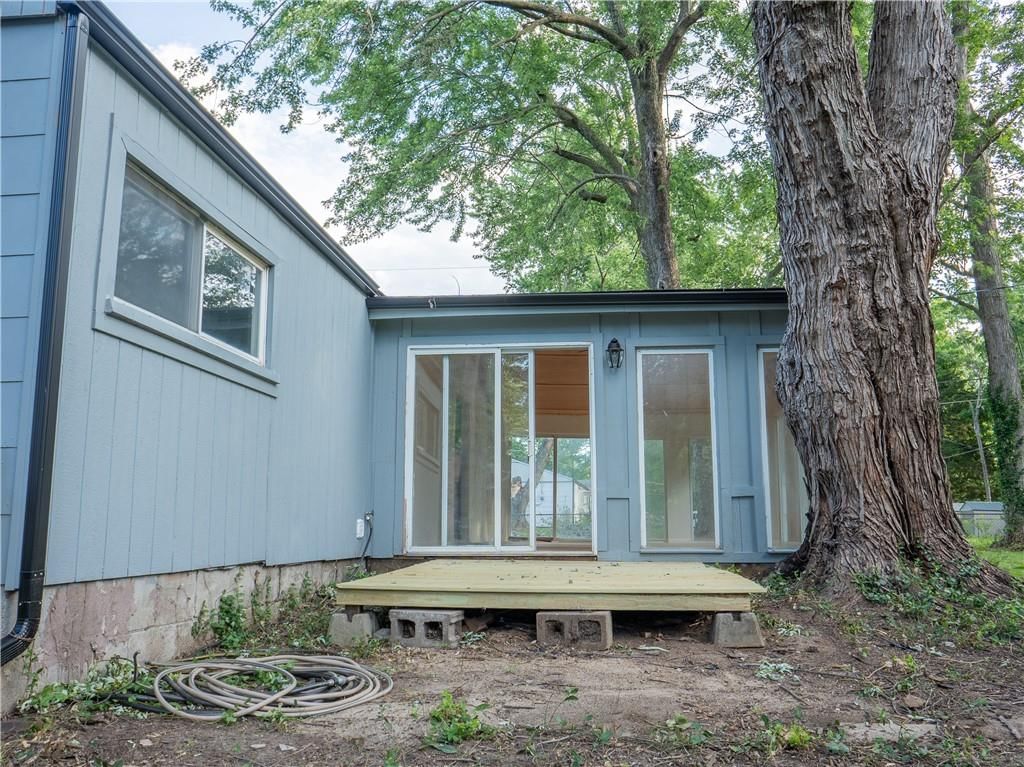 10814 Newton Avenue — photo 41