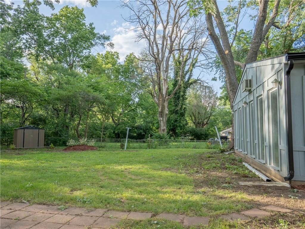10814 Newton Avenue — photo 45