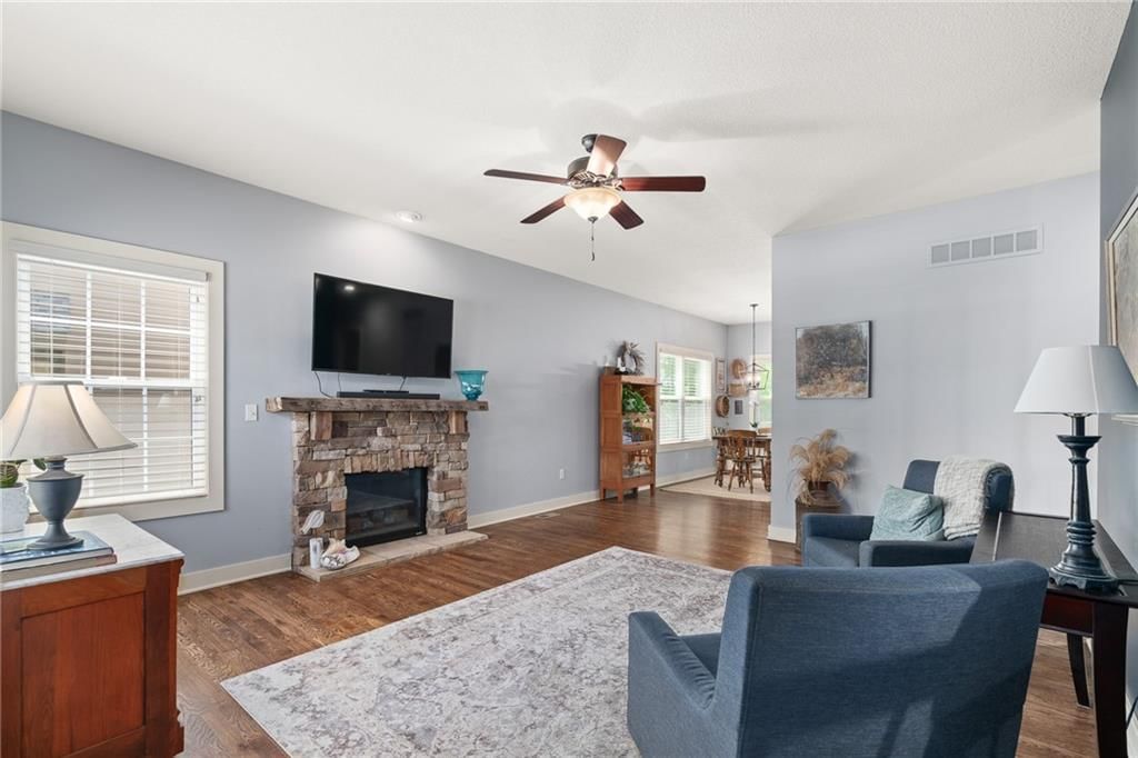 15804 Lowell Lane — photo 11