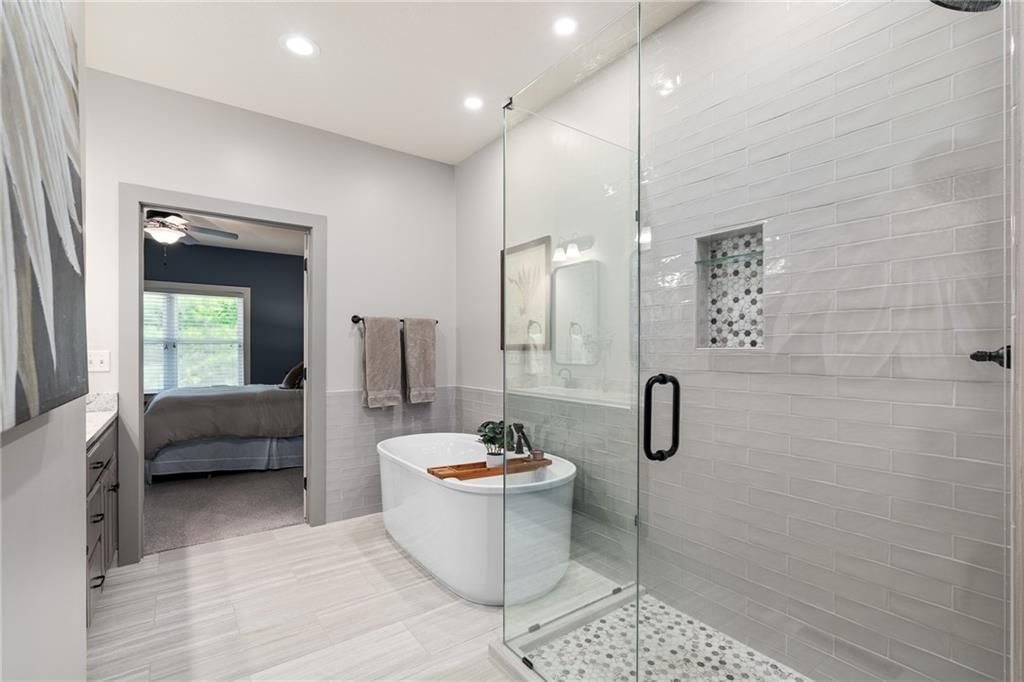 15804 Lowell Lane — photo 32