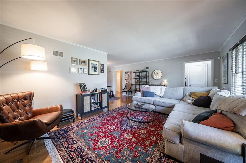 404 E 65th Terrace — photo 9